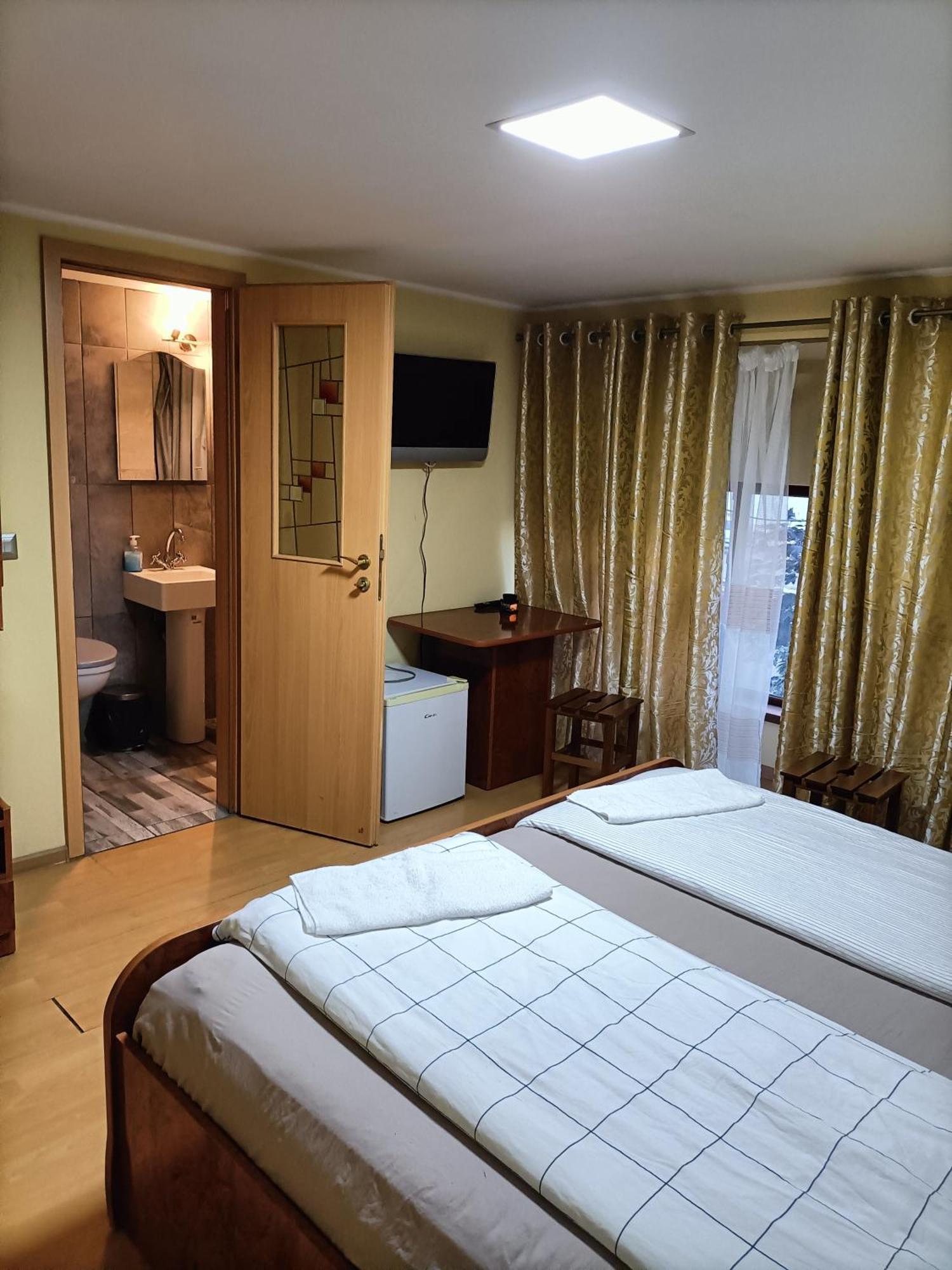 Hotel Casa Heidi Timisoara Esterno foto