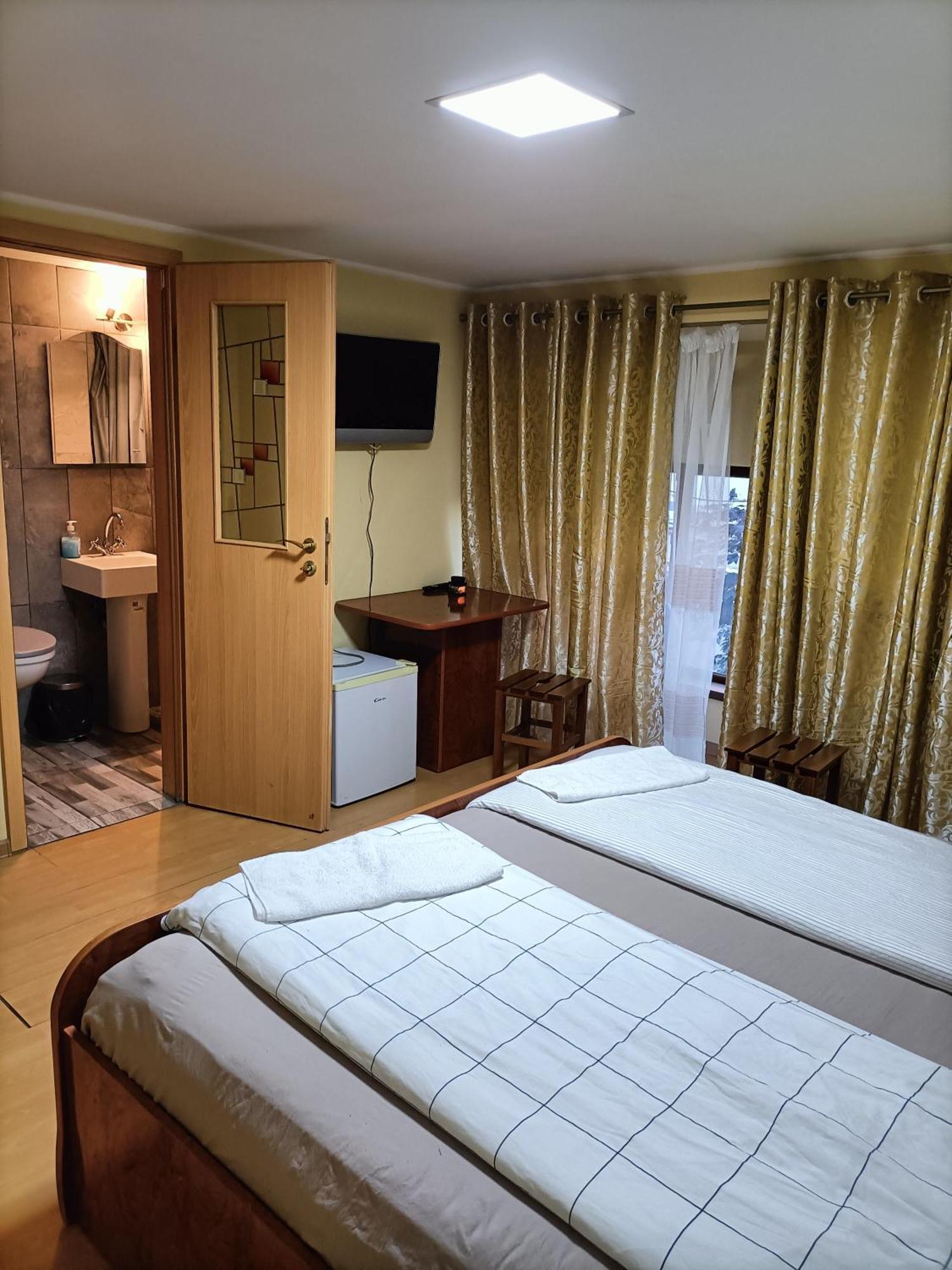 Hotel Casa Heidi Timisoara Esterno foto