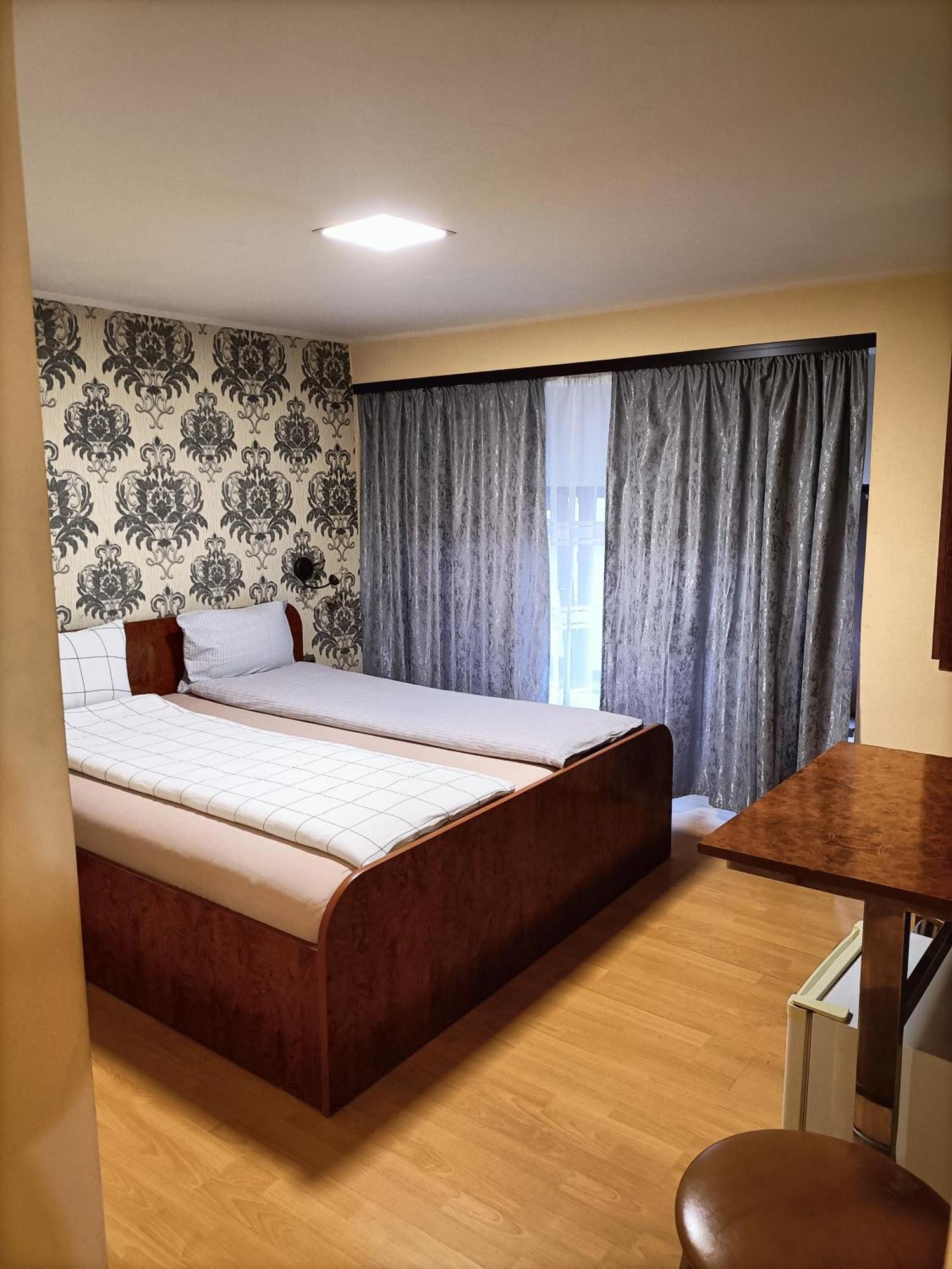 Hotel Casa Heidi Timisoara Esterno foto