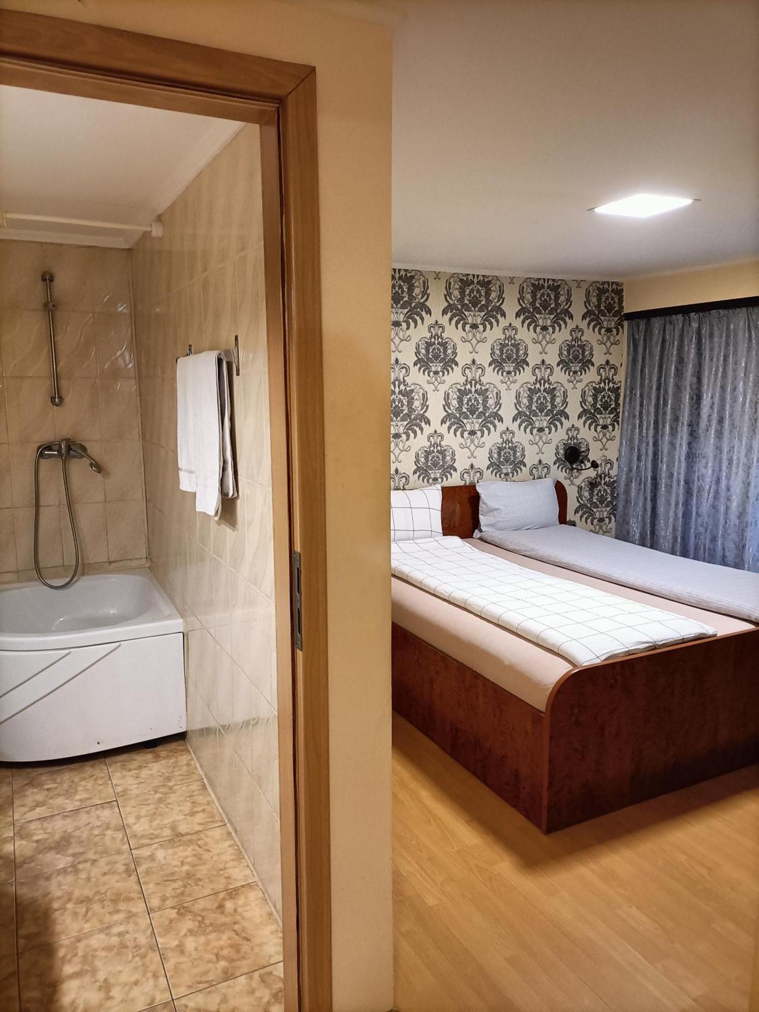 Hotel Casa Heidi Timisoara Esterno foto